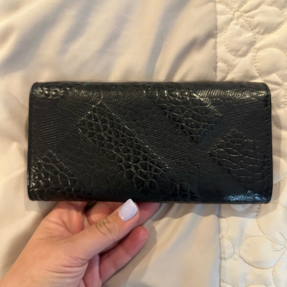 100% Authentic Leather Burberry Wallet - Picture 3 of 4